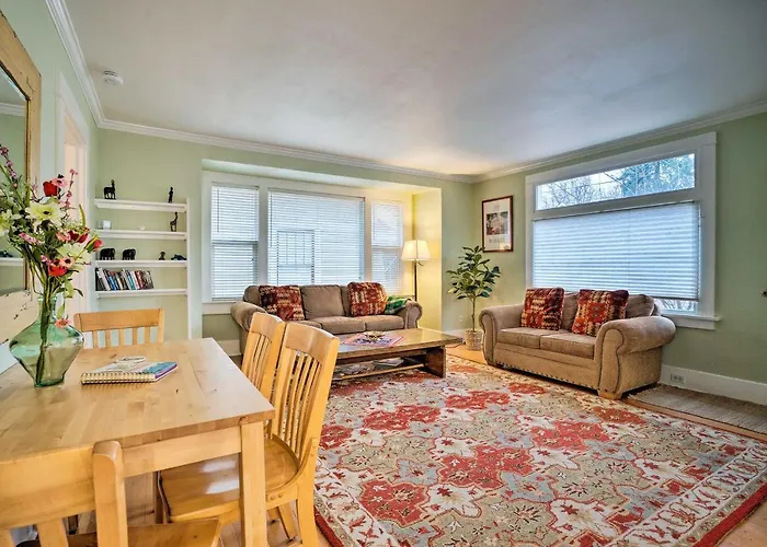 Peaceful Wine Country Getaway - Walk To Downtown!