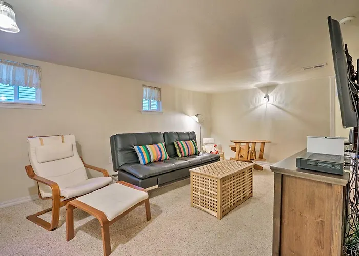 Peaceful Wine Country Getaway - Walk To Downtown!