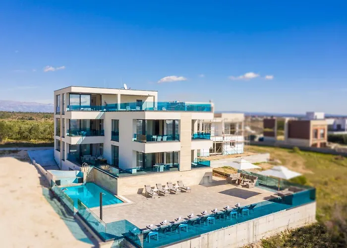 Villa Tadic