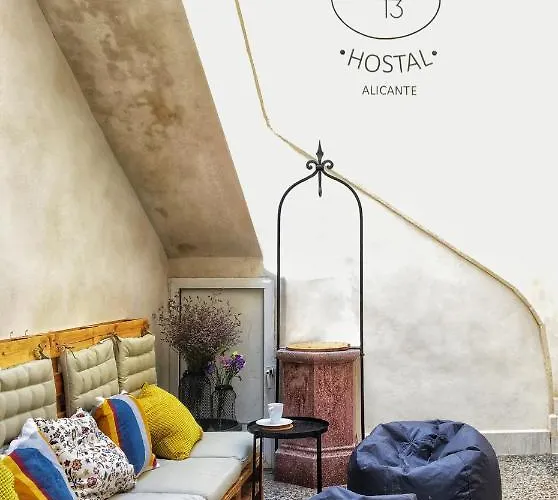Hostel Numero Trece - Albergue Juvenil - Free Towels, Coffee & Tea, Remote Check-In (Adults Only)