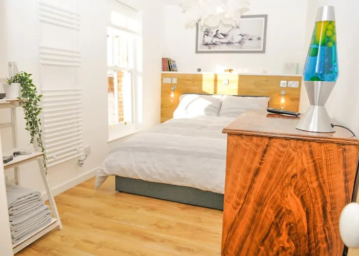 Whitsun Cottage - A Cosy One Bedroom Victorian Cottage Sleeping Up To 3 Guests