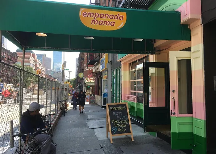 Stunning Two Bed Apt Hells Kitchen