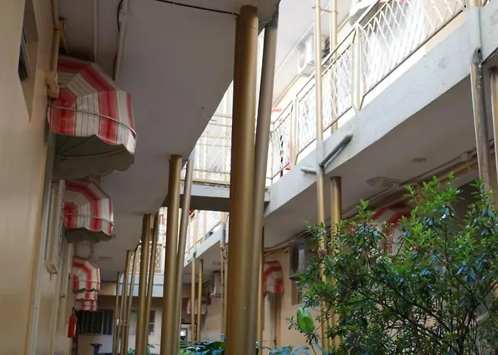  Metrópole