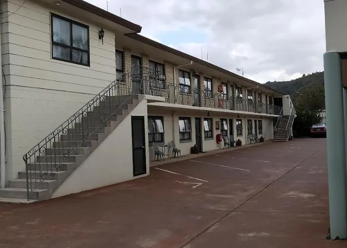 3 star hotel: Cypress Court Motel