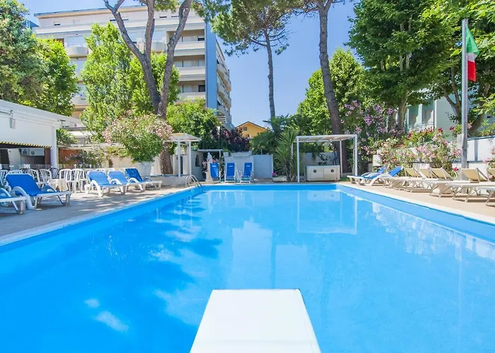 Hotel con tennis: Hotel Carillon